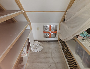 Zateplení stropu rodinného domu pomocí foukané izolace